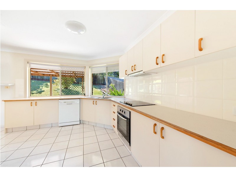 11 White Cap Close, Pacific Pines QLD 4211