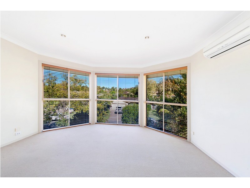 11 White Cap Close, Pacific Pines QLD 4211