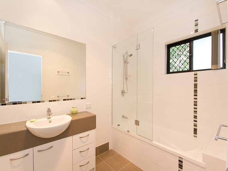 98 Joseph Avenue, Moggill QLD 4070