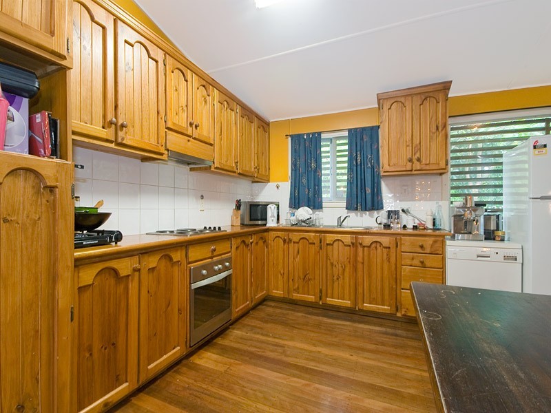 15 Grunert Street, Holland Park QLD 4121