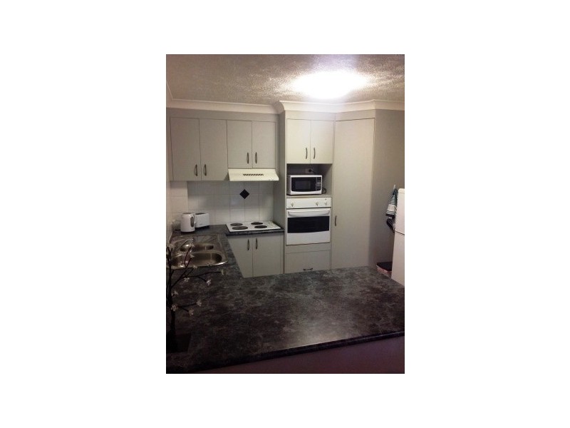 2/28 Sykes Court, Southport QLD 4215