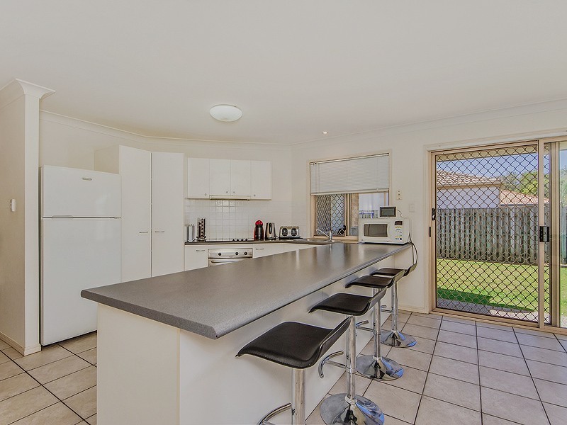 27 Barrs Avenue, Oxenford QLD 4210