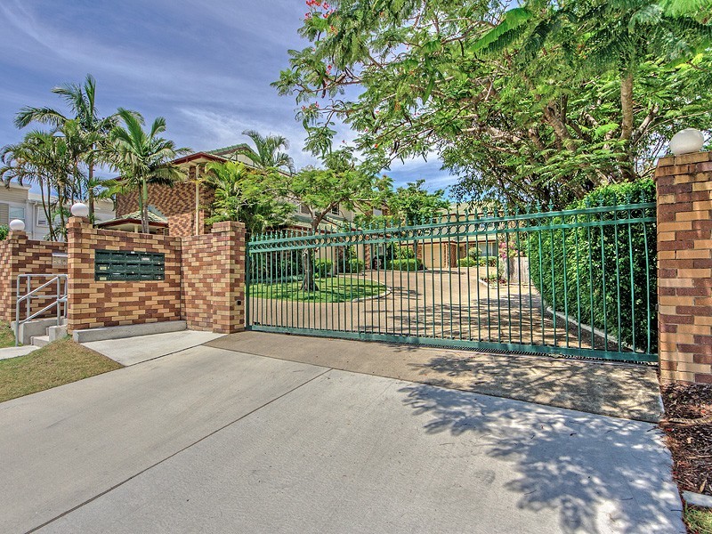 3/180 Queen Street, Southport QLD 4215