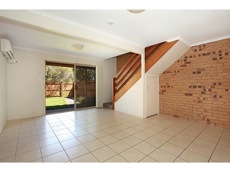 3/2 Tingi Avenue, Tanah Merah QLD 4128