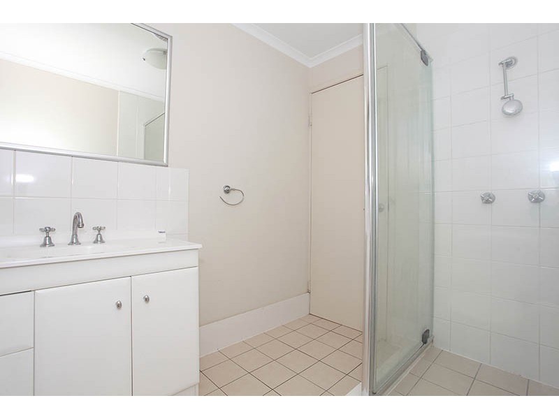 3/2 Tingi Avenue, Tanah Merah QLD 4128
