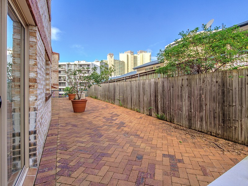 3/47 Bauer Street, Southport QLD 4215