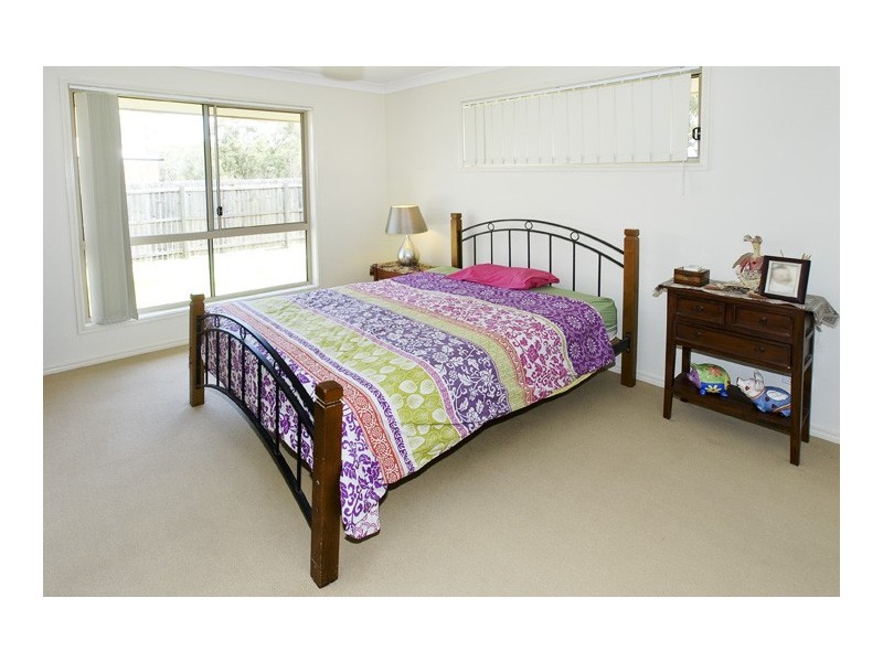 4 Gatsby Court, Kallangur QLD 4503
