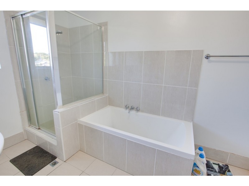 4/42 Macaulay Street, Coorparoo QLD 4151