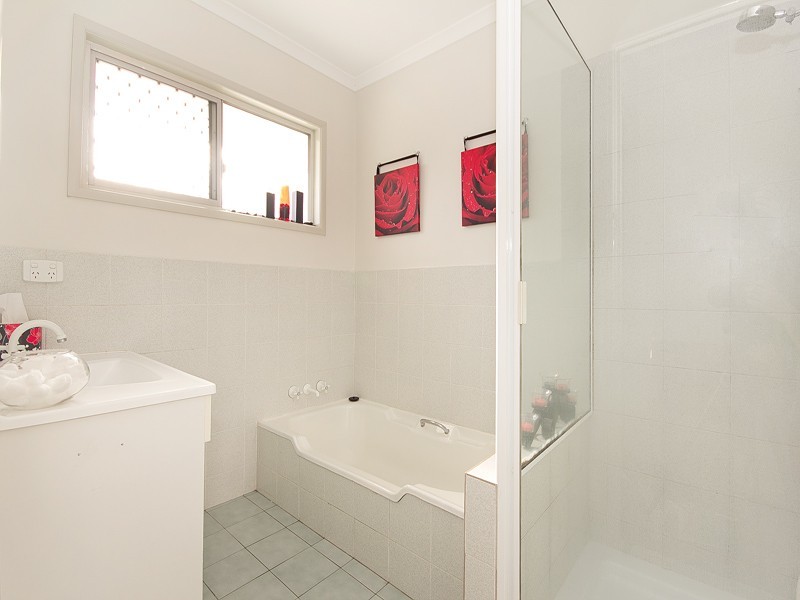 6 Satinay Street, Keperra QLD 4054