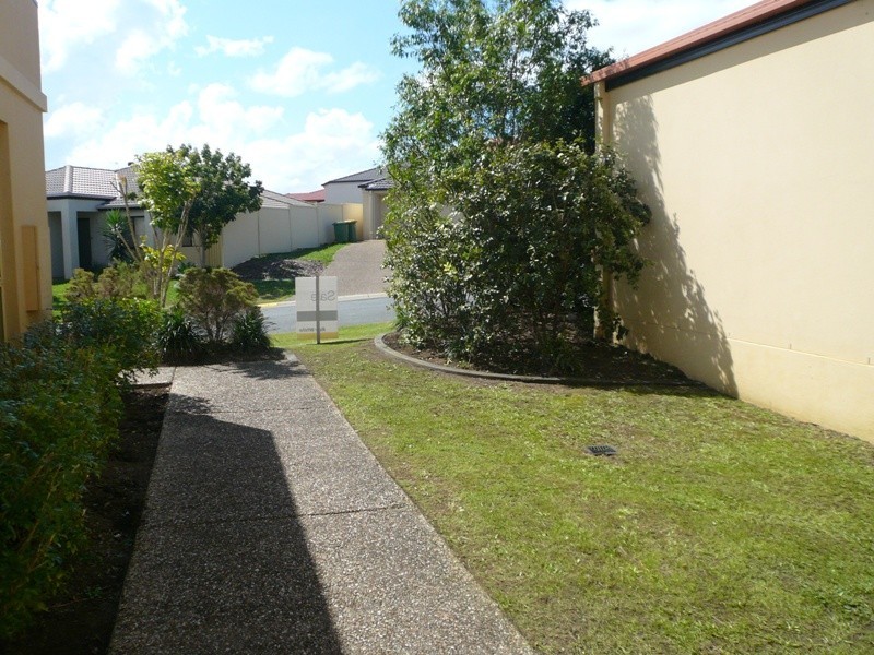 10 Noelene Lane, Arundel QLD 4214