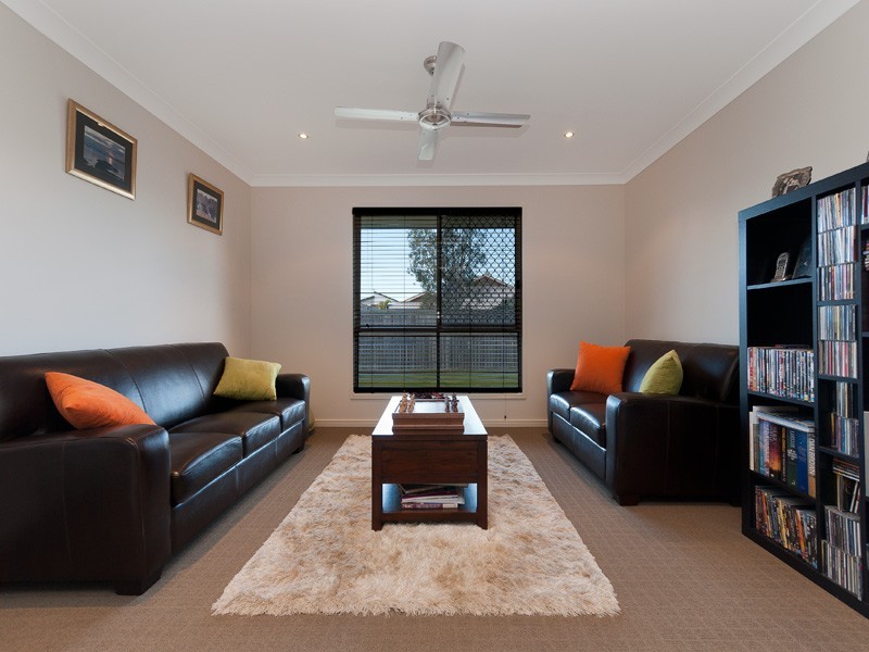 1 Brush Box Place, Wakerley QLD 4154