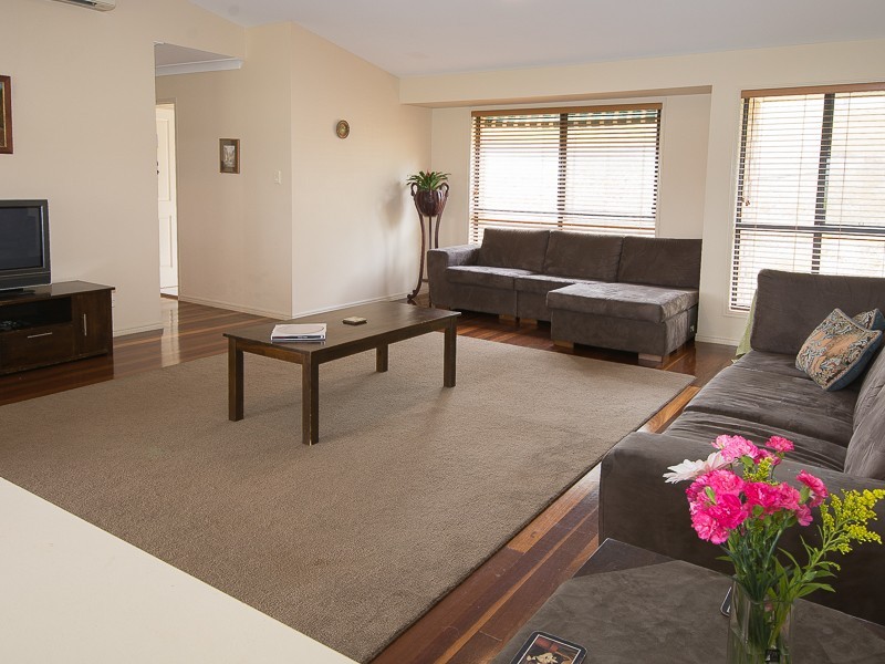 2 Riverina Court, Mudgeeraba QLD 4213