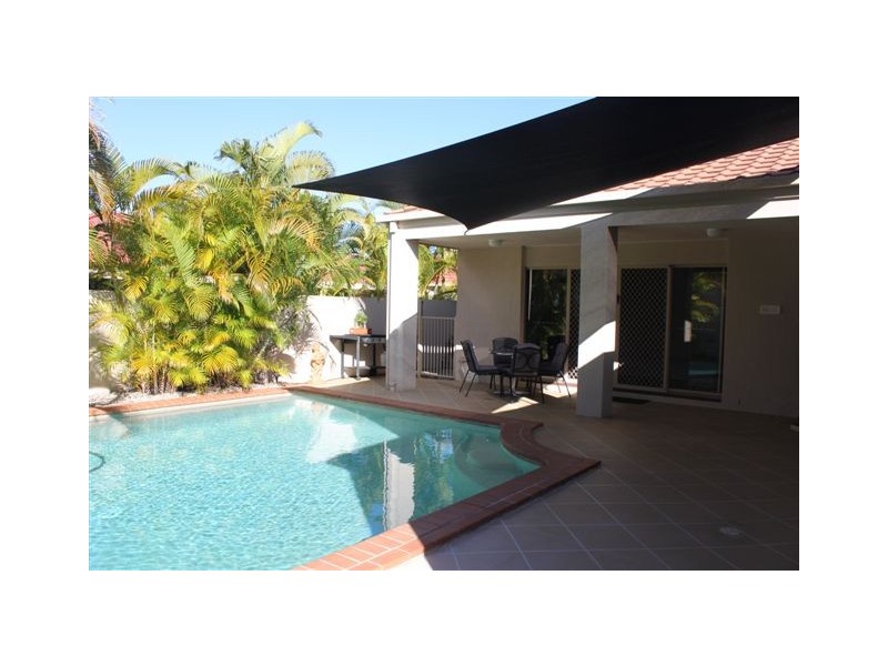 26  Arbuthnot Pde, Benowa Waters QLD 4217