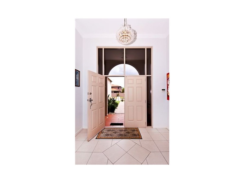 26  Arbuthnot Pde, Benowa Waters QLD 4217