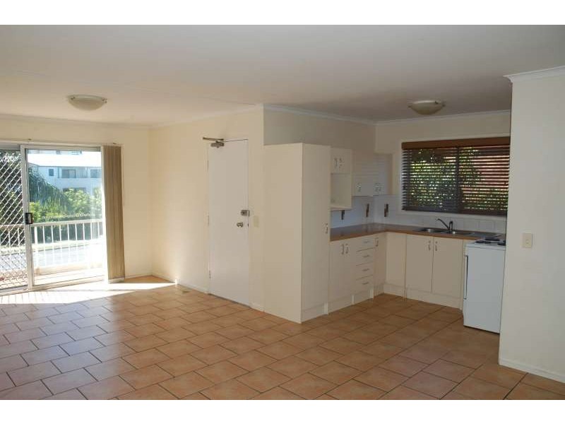 6/164 Frank Street, Labrador QLD 4215