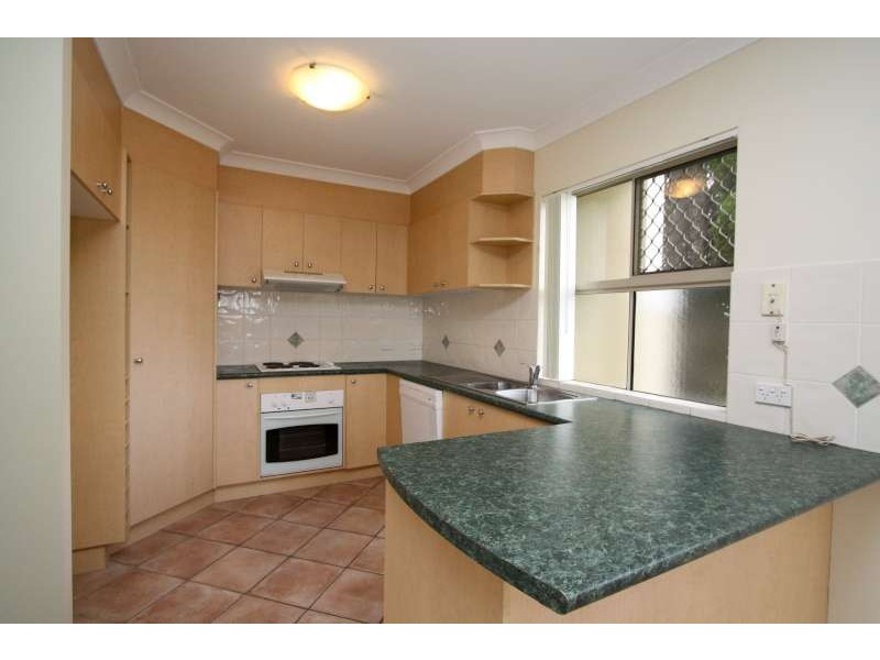 8/29 Crown Street, Holland Park West QLD 4121