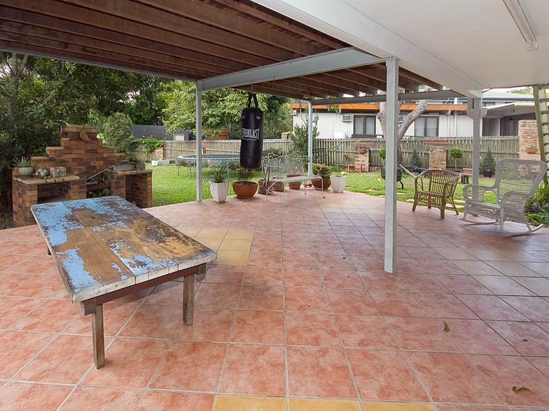 82 Monash Road, Tarragindi QLD 4121