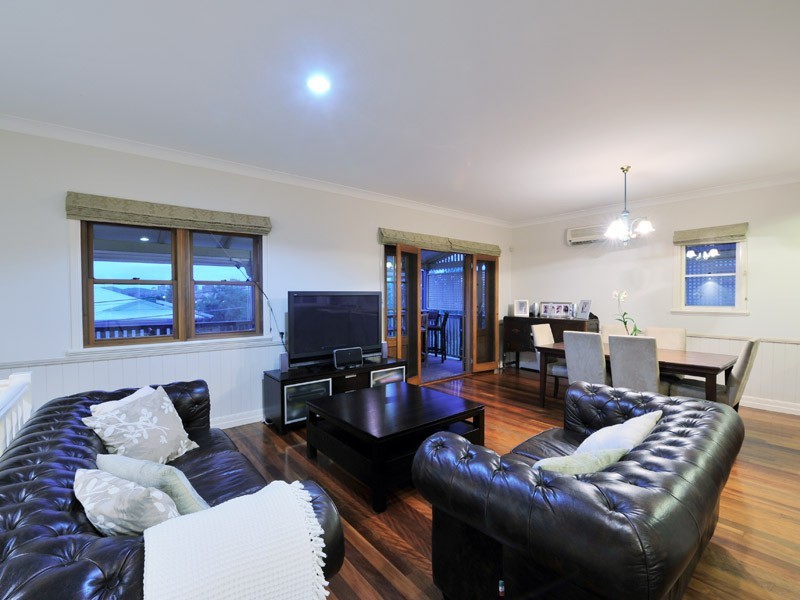 3 Macrossan Lane, Norman Park QLD 4170