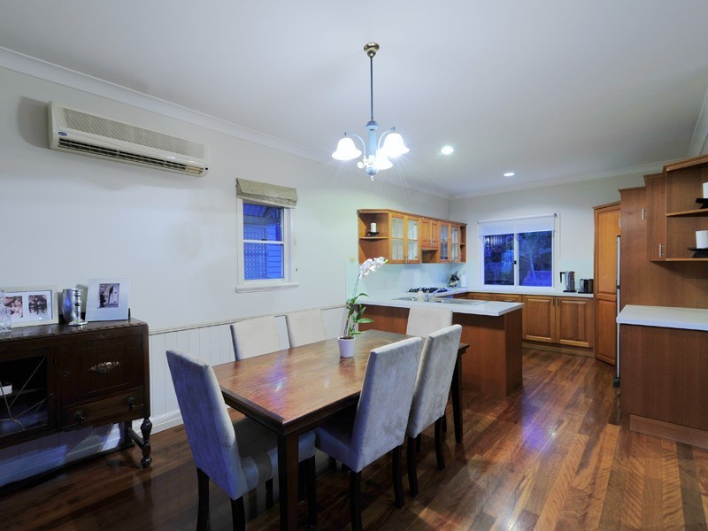 3 Macrossan Lane, Norman Park QLD 4170