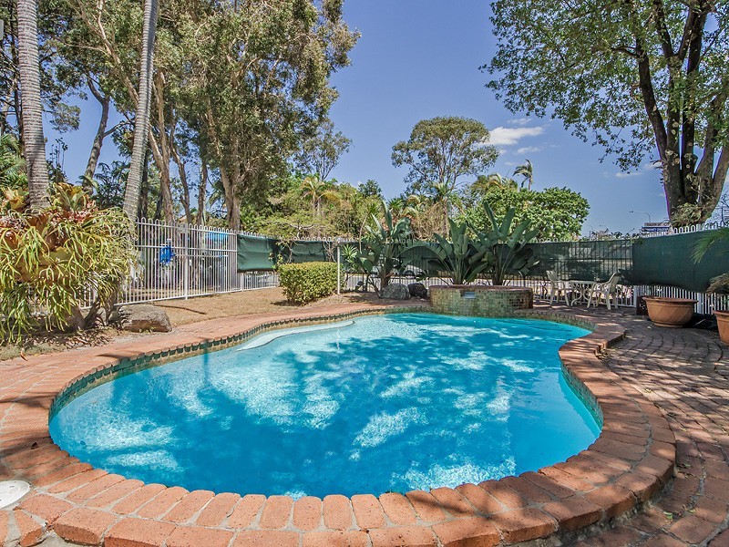 4/65 Bauer Street, Southport QLD 4215