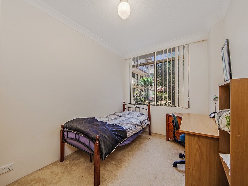 4/65 Bauer Street, Southport QLD 4215