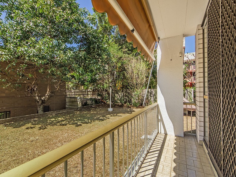 4/65 Bauer Street, Southport QLD 4215