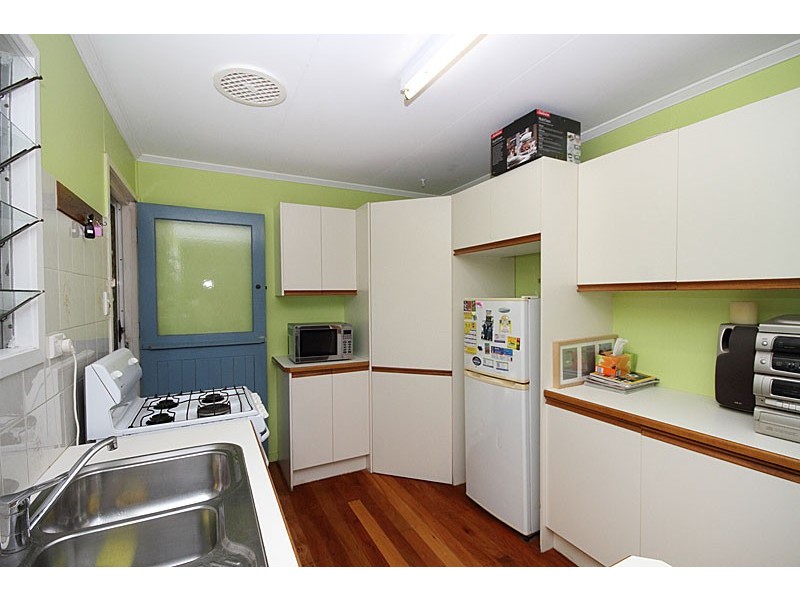 16 Julieanne Street, Gailes QLD 4300