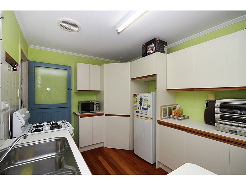 16 Julieanne Street, Gailes QLD 4300