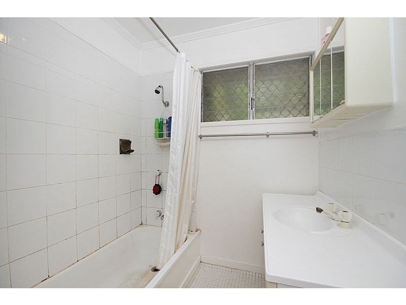 16 Julieanne Street, Gailes QLD 4300