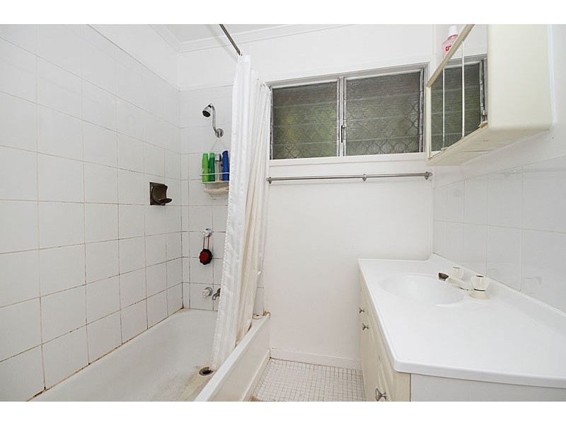 16 Julieanne Street, Gailes QLD 4300