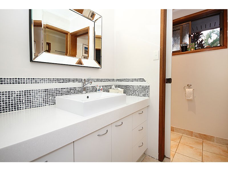 11 Stormbridge Ct, Daisy Hill QLD 4127