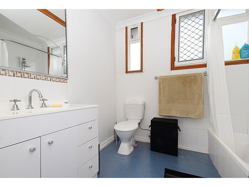 70 Wau Rd, Darra QLD 4076