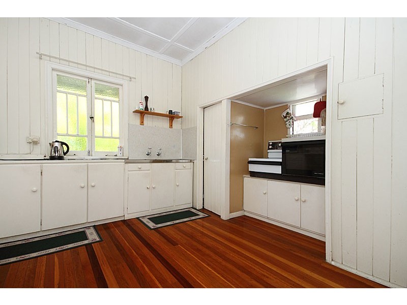 9 Seventh Ave, Kedron QLD 4031