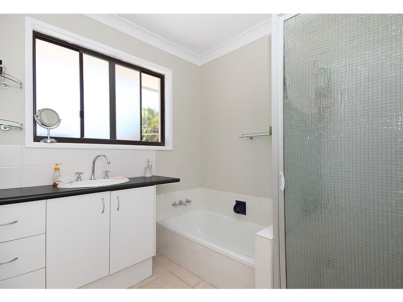 15 Tarcutta Street, Cleveland QLD 4163