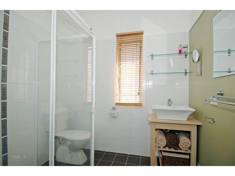 1 Chesterfield Street, Wavell Heights QLD 4012