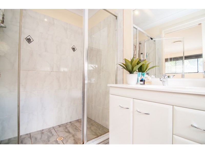 1 Sunbeam Court, Eatons Hill QLD 4037