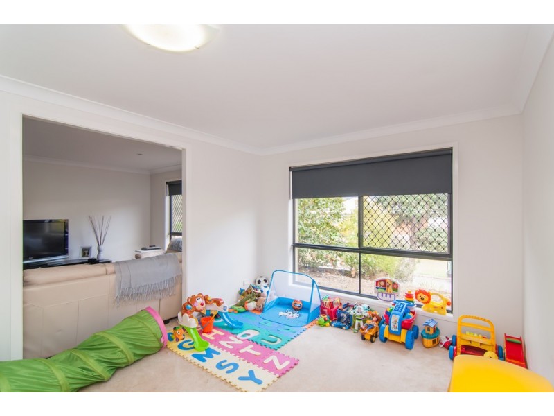 1 Sunbeam Court, Eatons Hill QLD 4037