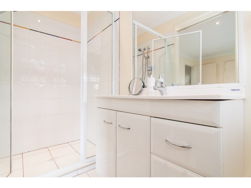 1 Sunbeam Court, Eatons Hill QLD 4037