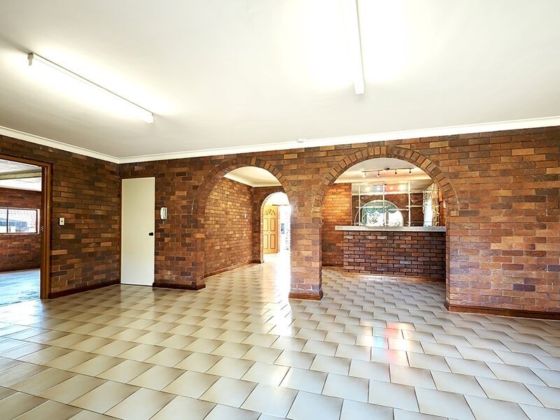 4 Firmiston Street, Carindale QLD 4152