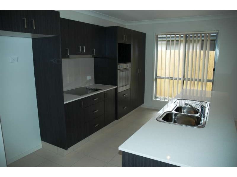 5 Arcadia Boulevard, Pimpama QLD 4209