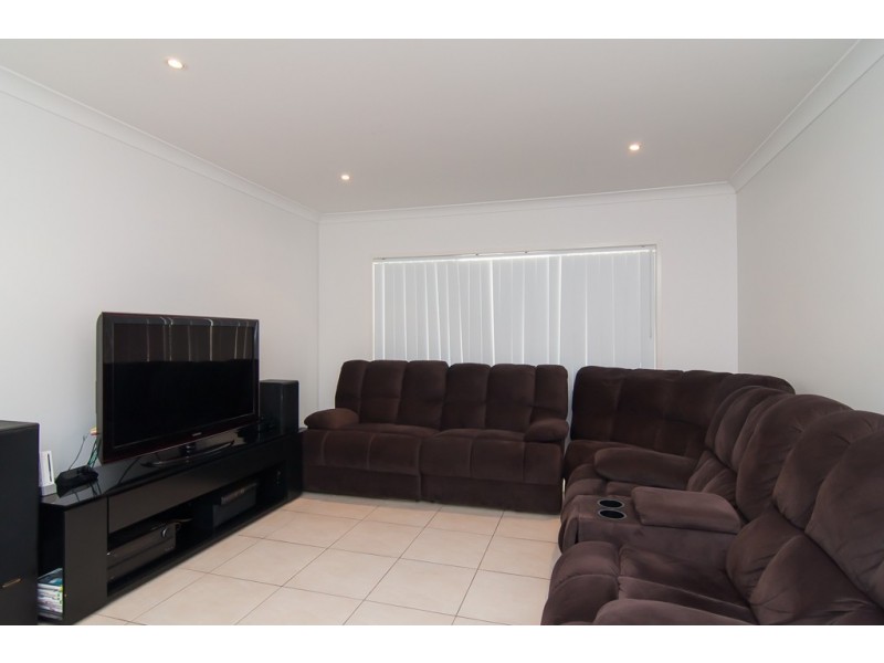 6 Sears Parade, North Lakes QLD 4509