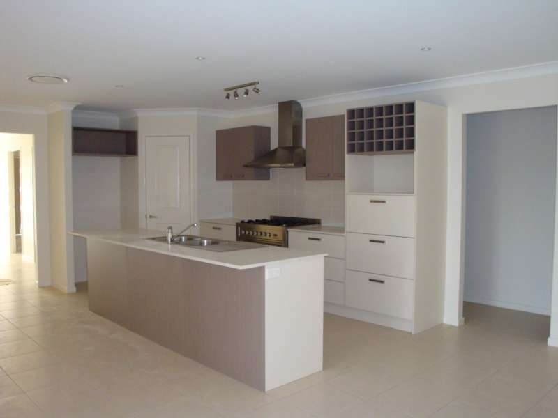 11 Diane Parade, Kallangur QLD 4503