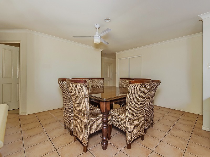 11 Kite Circuit, Arundel QLD 4214