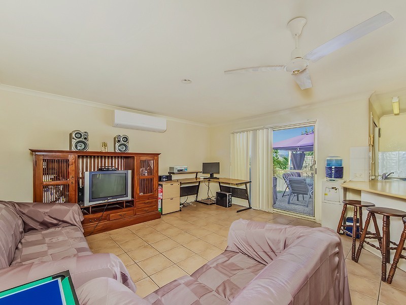 11 Kite Circuit, Arundel QLD 4214