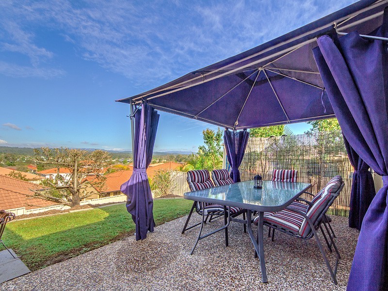 11 Kite Circuit, Arundel QLD 4214