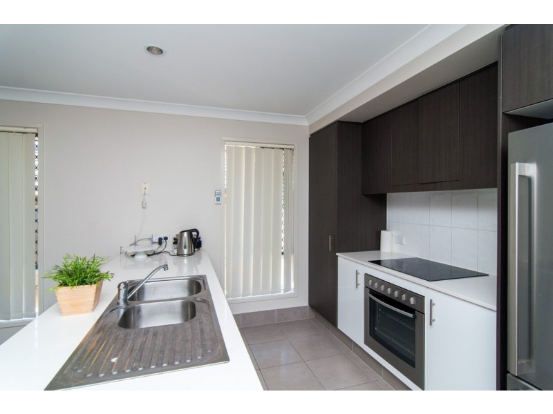 12 Yarrow Circuit, Griffin QLD 4503