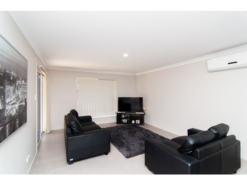 12 Yarrow Circuit, Griffin QLD 4503