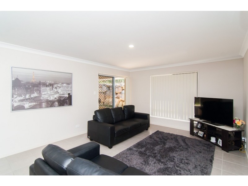 12 Yarrow Circuit, Griffin QLD 4503