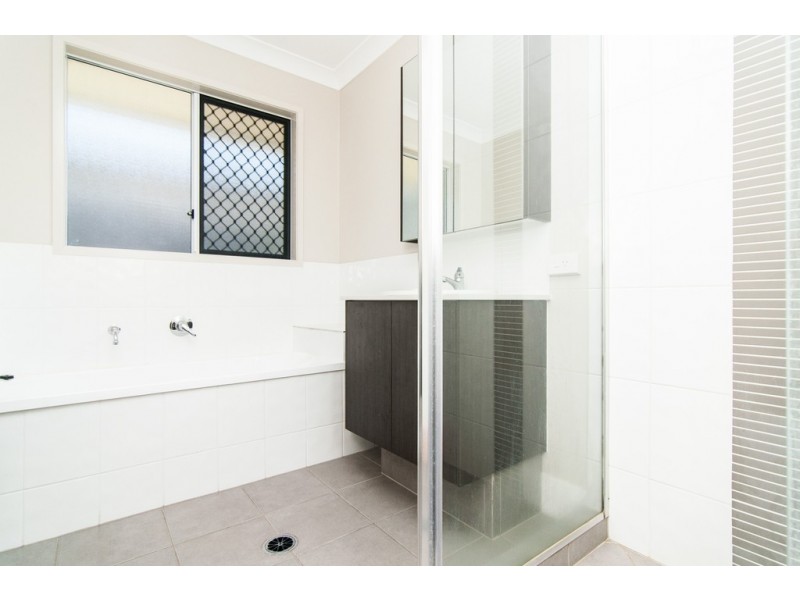 12 Yarrow Circuit, Griffin QLD 4503