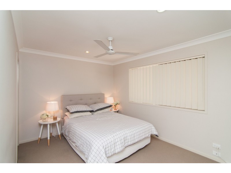12 Yarrow Circuit, Griffin QLD 4503